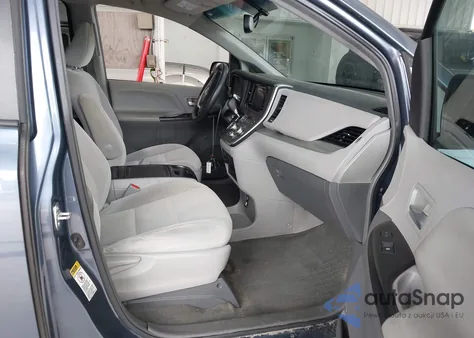 2015 Toyota Sienna Le 8 Passenger из США, поврежденный, VIN 5TDKK3DC9FS624216